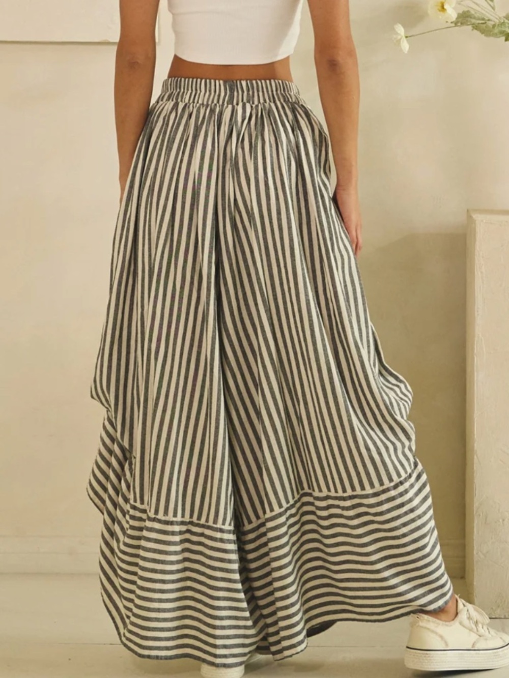 Oli & Hali Striped print Stretchy Waist Gathered Detail Wide leg Pants - Picture 2 of 9